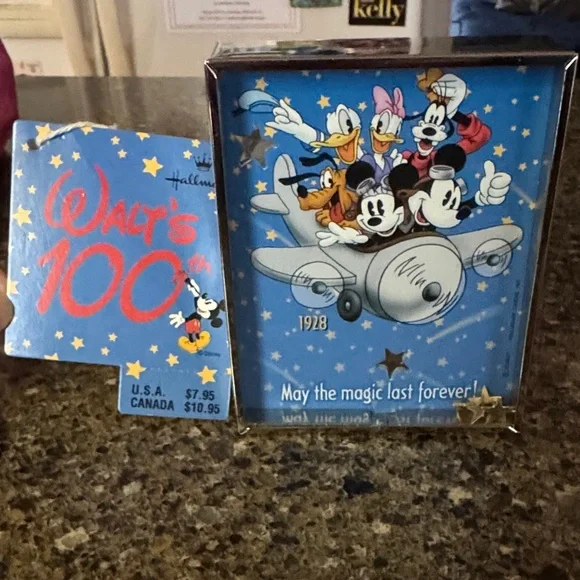 2001 Hallmark Disney Fab 5+Daisy Duck  Framed Decor honoring Walt Disney's 100th - Picture 4 of 5